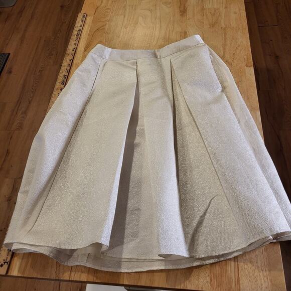 Express size 8 circle skirt White Invisible Zipper Lined 28" Waist 25" Long - Picture 1 of 9